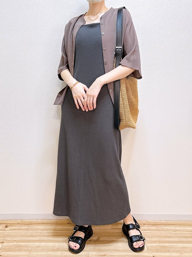 「夏服すべてこのシリーズにしたい」「すごく涼しくて着やすい」無印良品の“ふんわりブラウス”さらさらな着心地がやみつきになる！「ゆったりだけどスッキリ着られる」《購入レビュー》