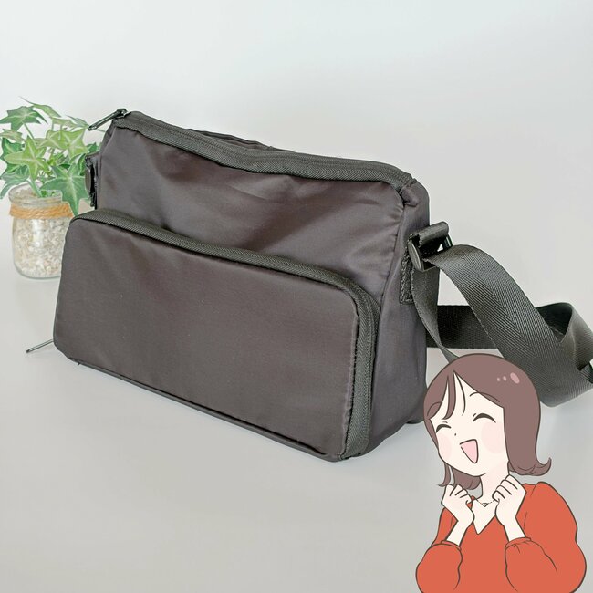 「複数購入しました」3COINSの“お財布がいらないバッグ”が快適すぎる！「気軽に使えて良い」「思っていたより入ります」