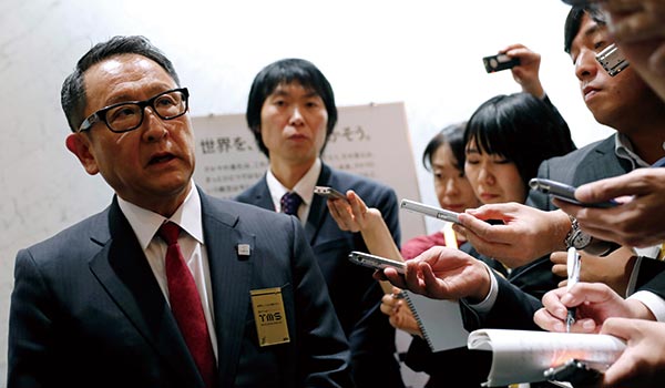 トヨタ、異例の役員人事で「お友達内閣」発足の裏事情