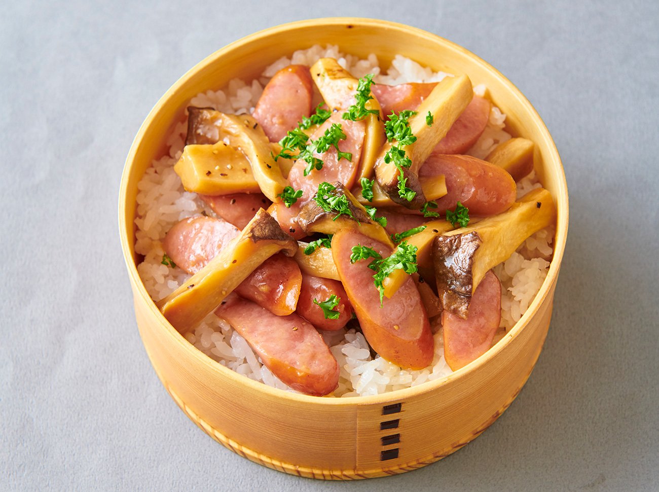 【史上最ラク&最速弁当】材料2つで、3分で完成するのに子どもが大好きな弁当とは?