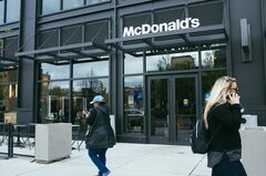 マクドナルド、全社的な組織再編に着手＝関係筋
