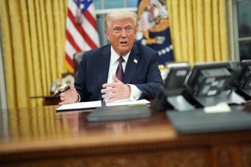 米政権、一部ウイルス研究の中止目指す　コロナ流行で批判の的に