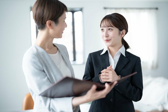 仕事ができない人は「やっておきます」と言う。そこそこの人は「いつまでにやればいいですか？」と言う。本当に仕事ができる人は何と言う？