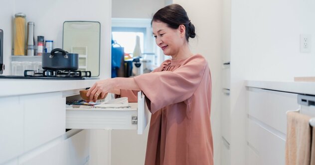 【哲学と宗教】モノに囲まれる人と、豊かに暮らす人の決定的な差