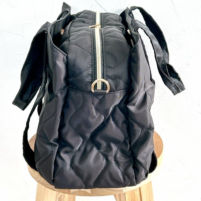 ポケットいっぱいで便利…！しまむらの「大容量バッグ」が2970円とは思えないくらい理想的！