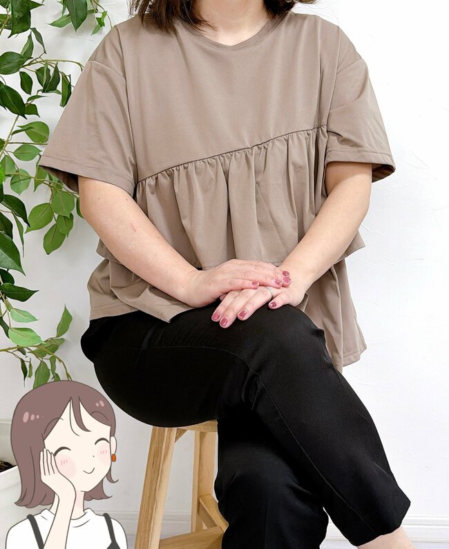 【ワークマン】すぽんと着るだけで可愛い…！1500円の「ふんわりトップス」体型カバーできるし、UVカット付きで天才だよ！《購入レビュー》