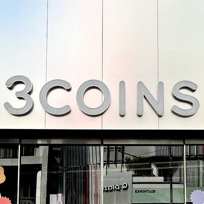 カードがパッと探せて天才！3COINSの「ぺたんこ財布」かさばらずに持ち歩けて大助かり！《購入レビュー》
