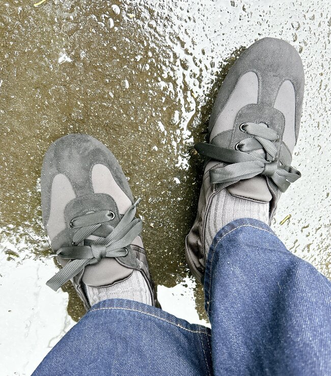 「鬼鬼鬼可愛すぎる」「本気で全色買いするか迷ってる」GUの“めちゃ軽シューズ”楽ちんすぎて、もう他のスニーカーに戻れないよ…！