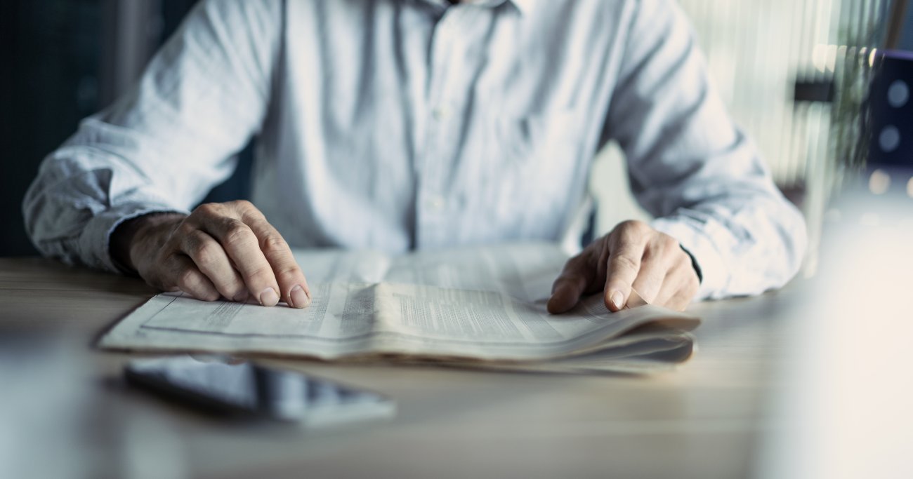 新聞を読む