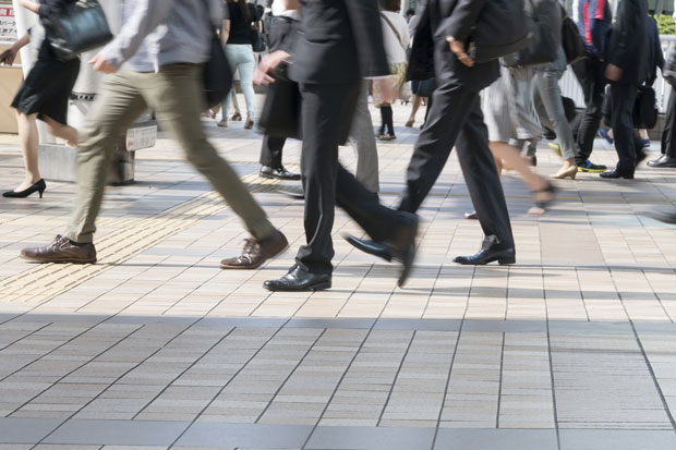 マイナス金利の世界では投資よりも「働く」ことが大事