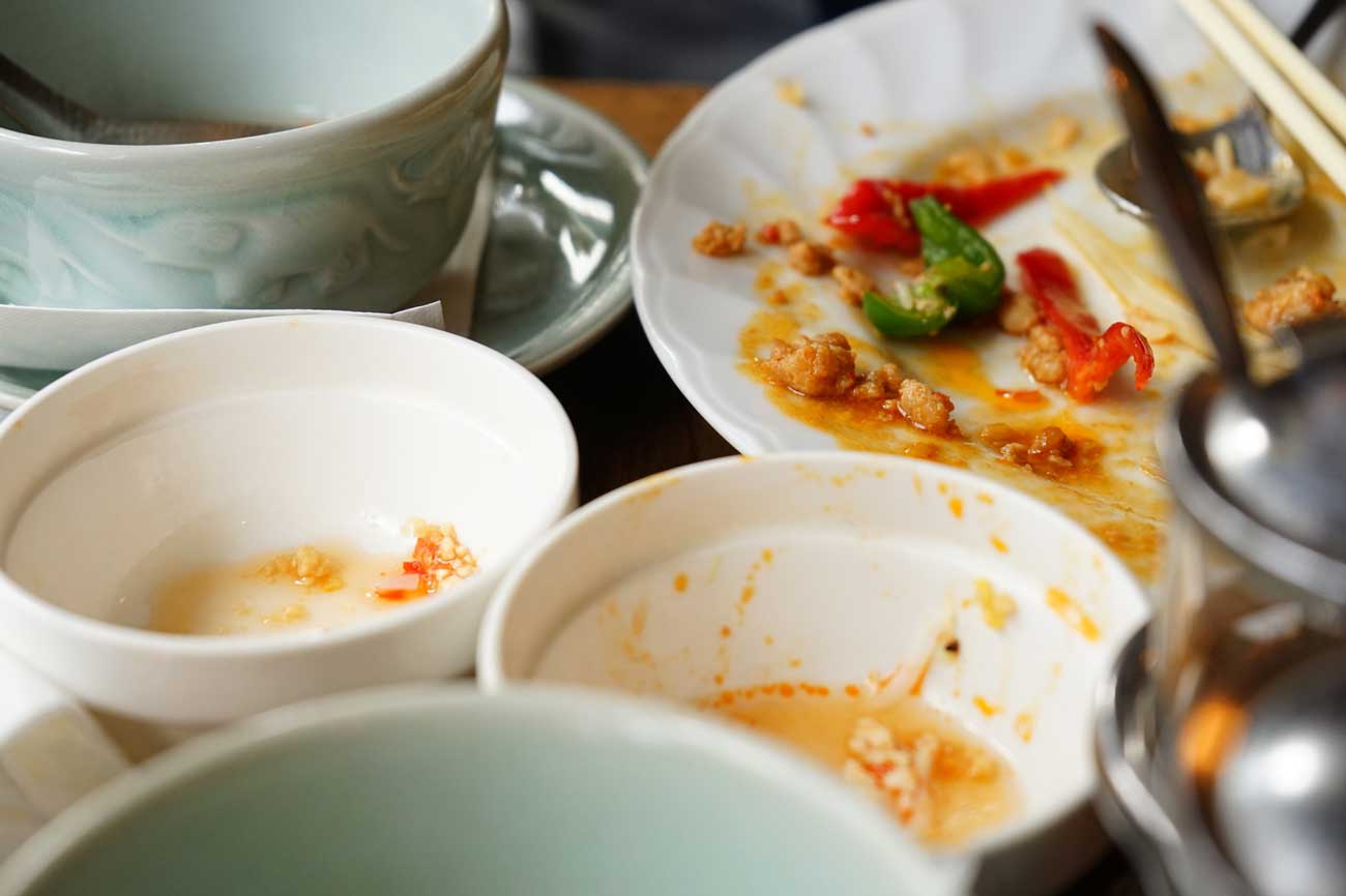 飲食店では日本人客のマナーの悪さも目立っています