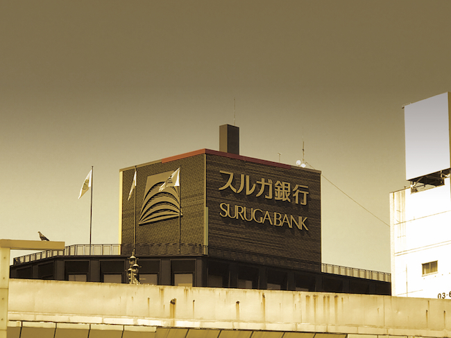 不動産投資の熱狂の背景には、スルガ銀行をはじめとした全国の金融機関の存在がありました。