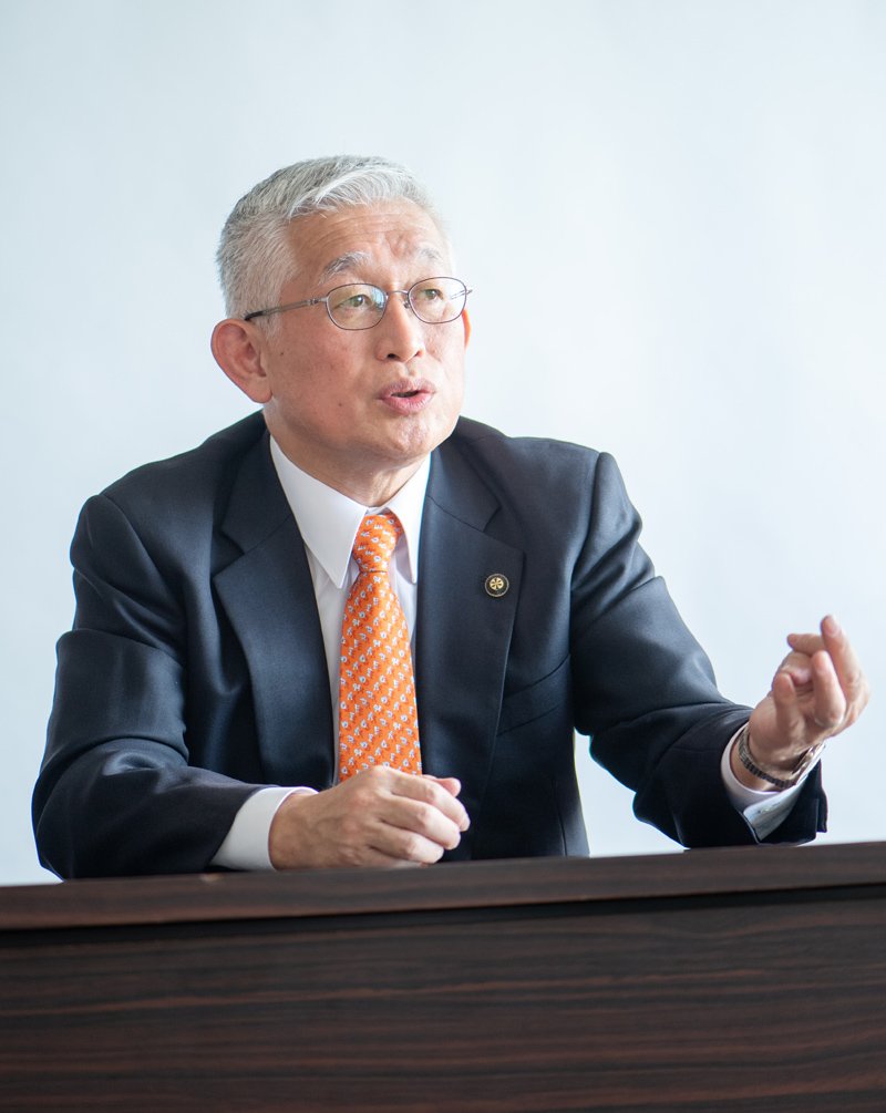 子ども政策“5つの無料化”で明石市長が「所得制限なし」を当然とした理由