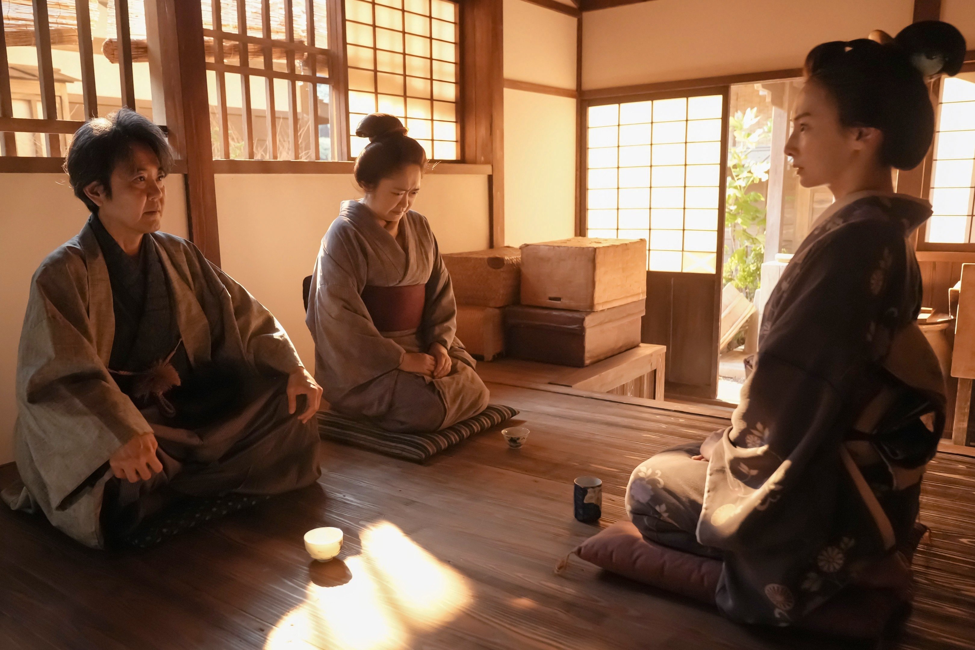 吉沢亮と板垣李光人の“再会”に視聴者ザワザワ?結婚報告でお祝いの回かと思いきや波乱の展開〈ばけばけ第68回〉