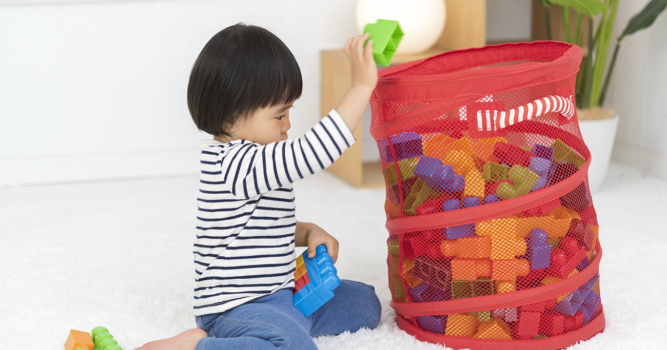 「なんで片づけしてないの!」と子どもに言わなくてもおもちゃが片づく言葉がけとは?
