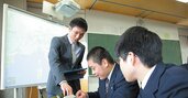 社会で役立つ力を育む「R-プログラム」。得意分野で活躍できるリーダーを育てる