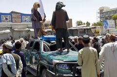 タリバン、アフガン第2の都市も制圧　カブール進攻目前か