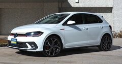 フォルクスワーゲン・ポロGTI、隔世の感の復活！加速力圧巻の万能モデル【試乗記】