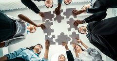 人生がうまくいくために必要なこと。2位は「誰とやるか」。では1位は?
