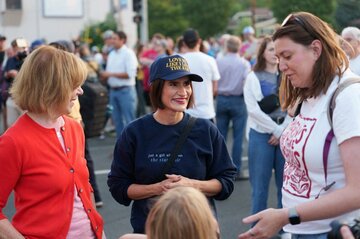 米国で共和党ポピュリズムと民主社会主義が接近