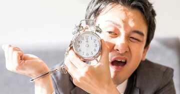 「昼休憩が20分だったので40分を残業申請します」メガバンク行員の要求に支店長がブチ切れ!そのワケが衝撃的すぎた…