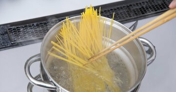 【落合務シェフが伝授】え? こんなに違うの? 自宅で「外食レベルのパスタ」に格上げする3つの秘訣