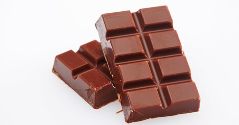 毎日ダークチョコで認知機能が向上、ホワイトチョコでは効果なし