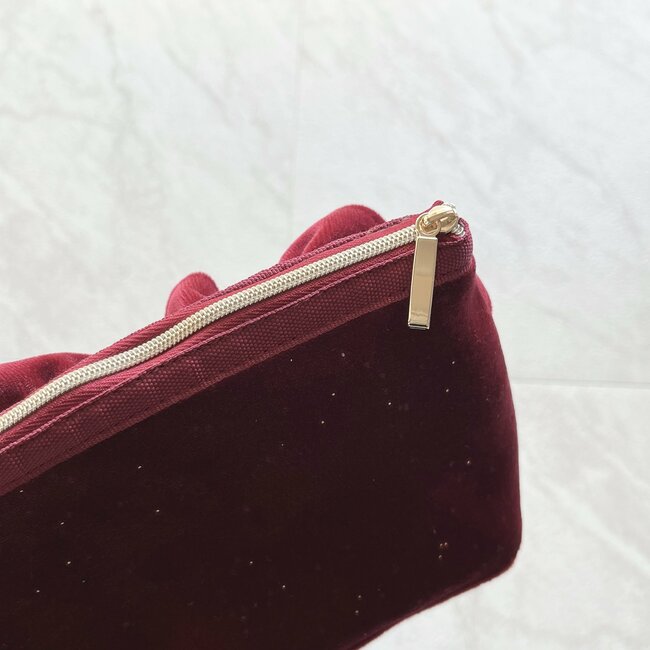 「色が可愛いどハマり」3COINSの“高見えポーチ”コスメ一式がまるっと入って使いやすい!「全部ほしいぞ!」「鬼かわいい」