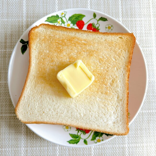 思わずまとめ買いした…！セリアの「昭和レトロな食器」純喫茶みたいで可愛すぎる！