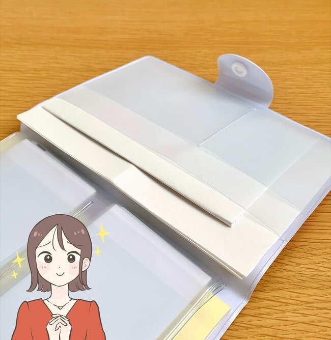 おくすり手帳と診察券24枚がスッキリ！セリアの“ポケットたくさん収納ケース”病院の書類も持ち歩けて便利《購入レビュー》