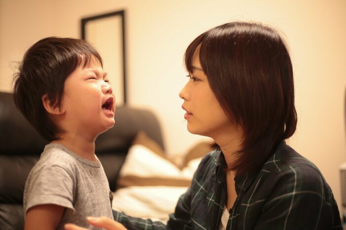 同じ「大丈夫」でも大違い! 子どもを安心させる親、追い詰める親