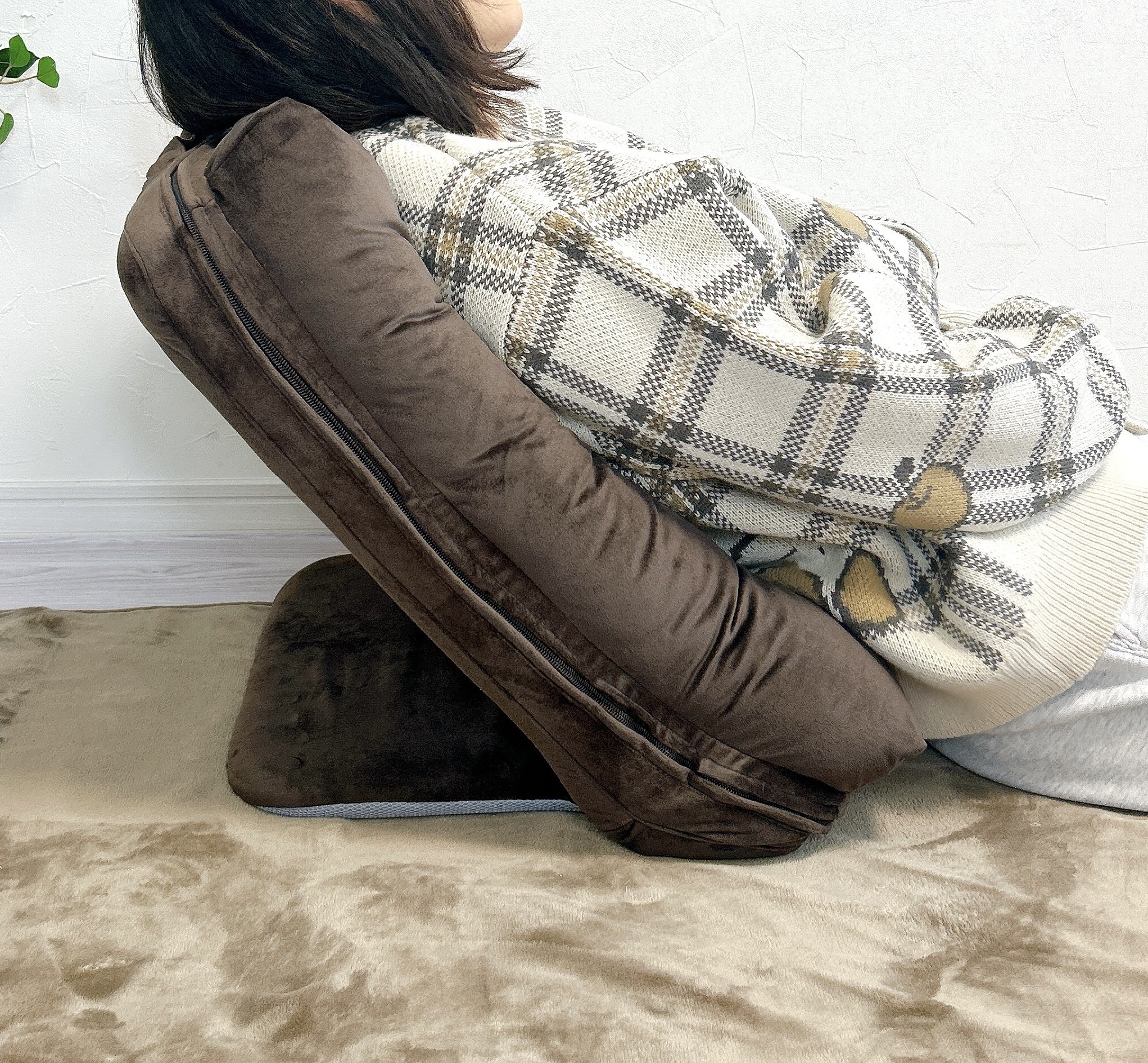 もう座椅子いらないじゃん…!カインズの“ズレない背もたれ”がソファ並みの気持ちよさ!「素晴らしい商品です」「こーゆーの探してた!」