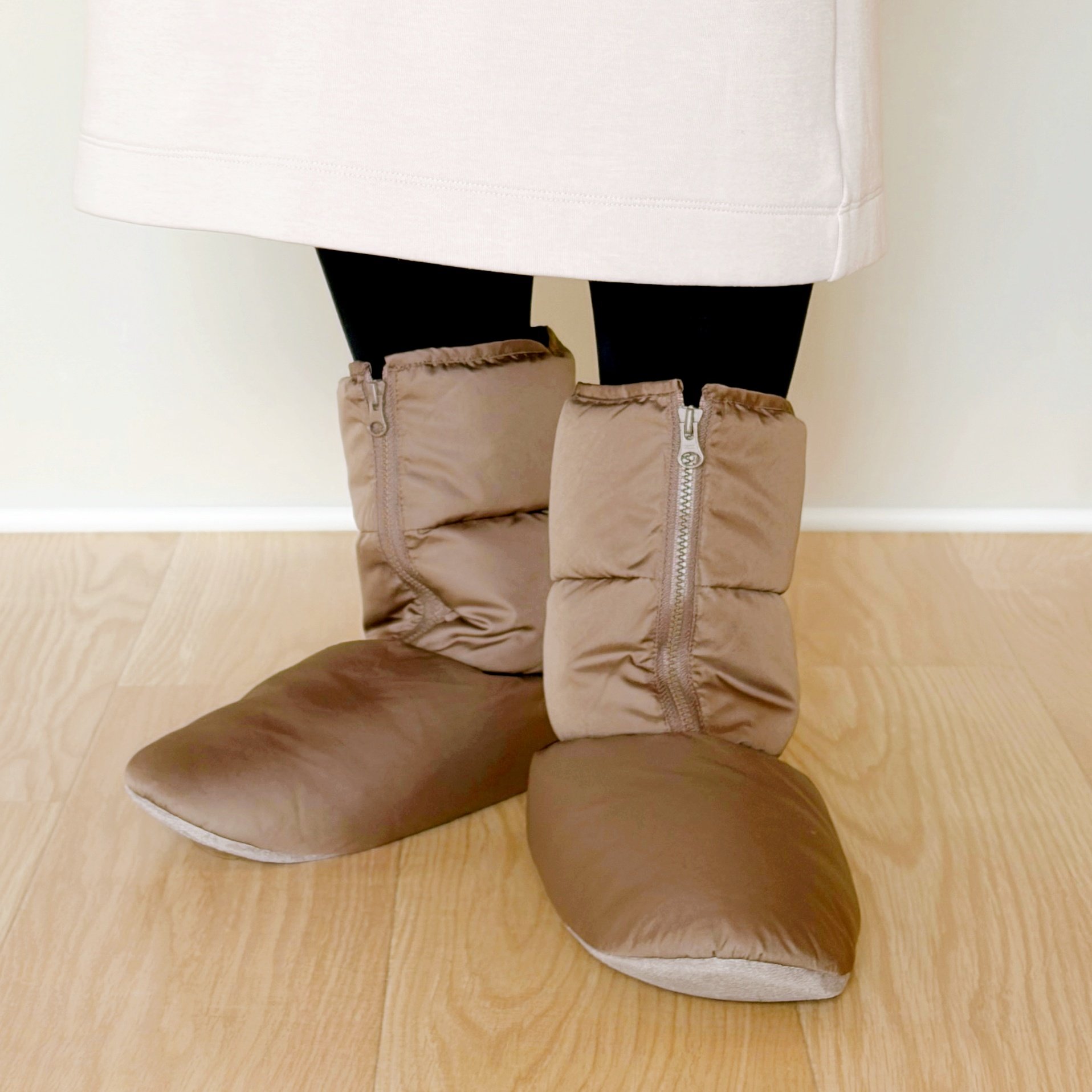 「床暖房が必要なくなりました」無印良品の“羽毛布団みたいなルームシューズ”3990円→2990円は太っ腹すぎだよ！「冷え性対策ダントツの一位」「去年は迷ってるうちに売り切れ」