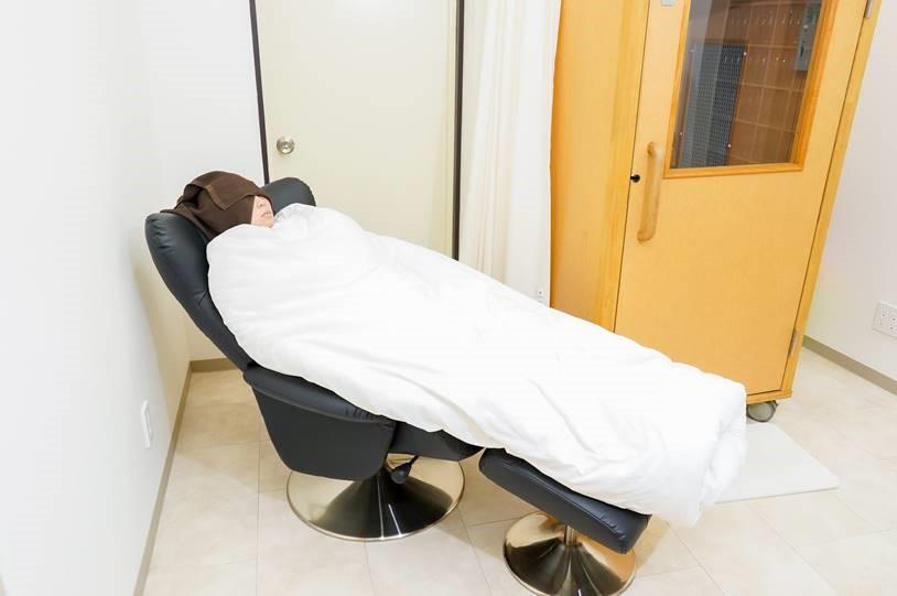 「低温サウナ」の意外な効能~虚弱な高齢者の健康増進、コロナ後遺症の倦怠感解消にも効果アリ