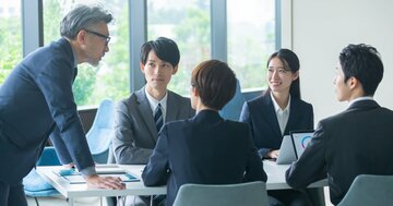 「凡庸なリーダー」と「できるリーダー」のちがいは、部下のどこを見るかでわかる