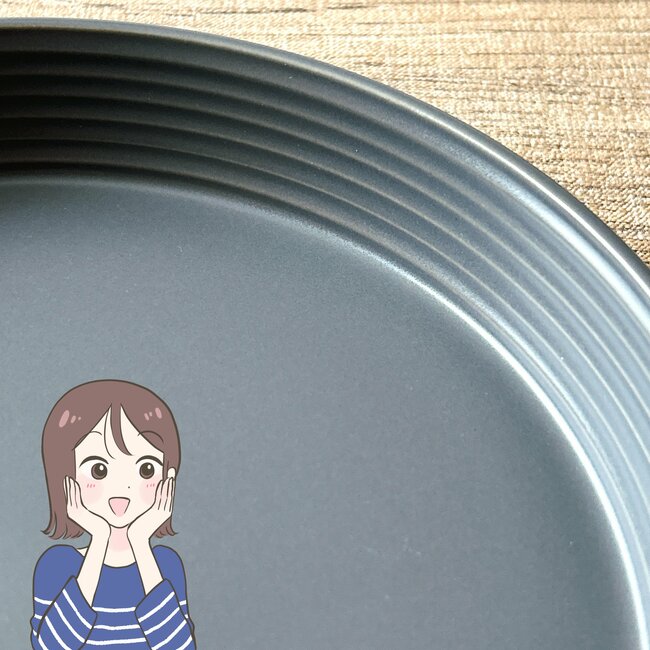 待って、220円に見えないよ…！ダイソーで見つけた「IKEAにありそうな食器」北欧風がオシャレで、何をのせてもカフェっぽくなる！