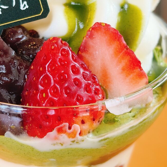 「マジで美味しい」「予想以上に美味！」ガストの“よくばりパフェ“好きなものだらけで幸せすぎる！「春っぽくて好き」