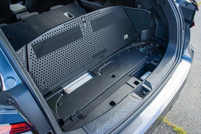 SUBARUクロストレック・プレミアムS:HEV荷室