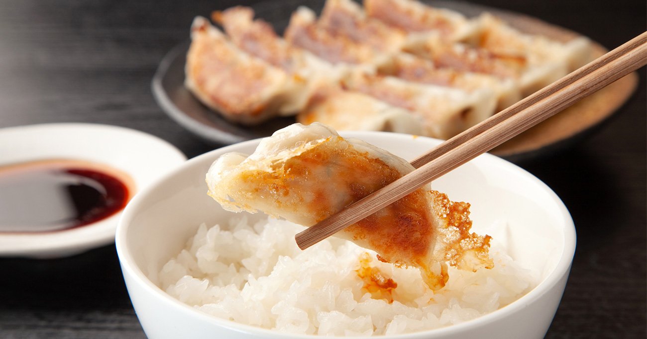実は日本人の発明「餃子ライス」、中国人の目には「餃子を頼むお金がない人」に見えるって本当?