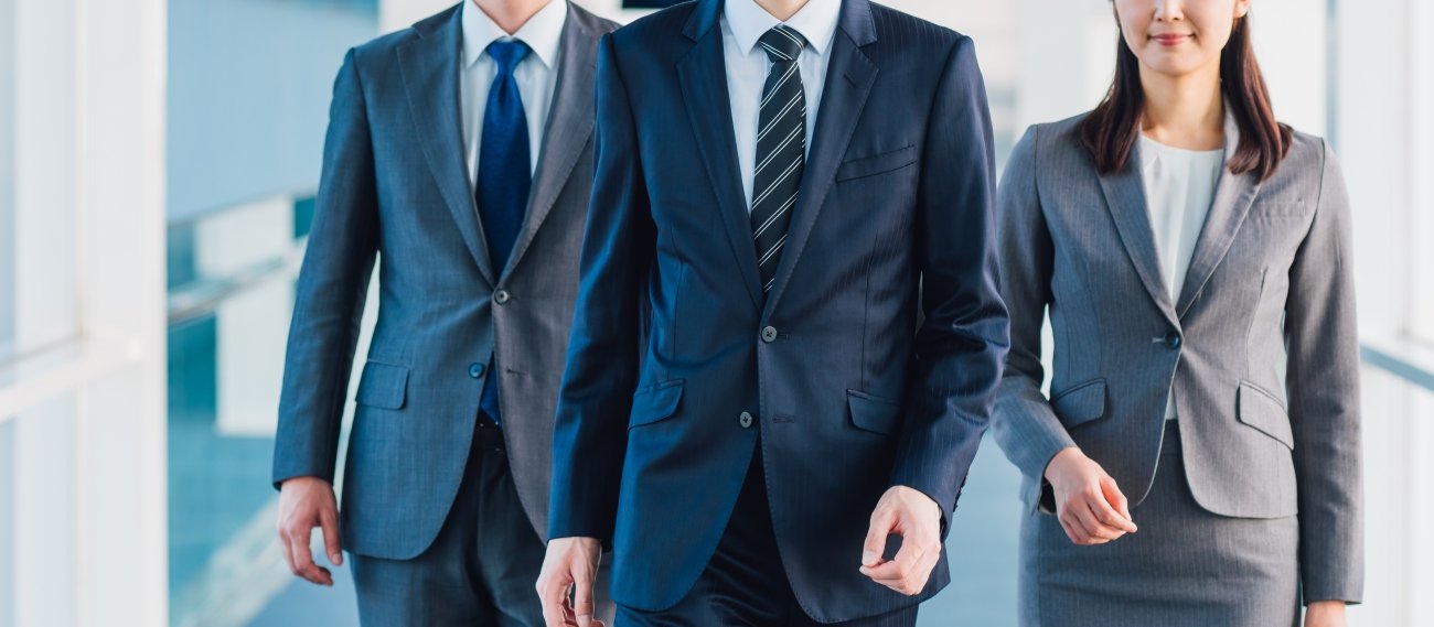 「この会社、もうダメだ…」組織が衰退するとき、二流は、何もせず従う。一流は、逃げる。では超一流はどうする？