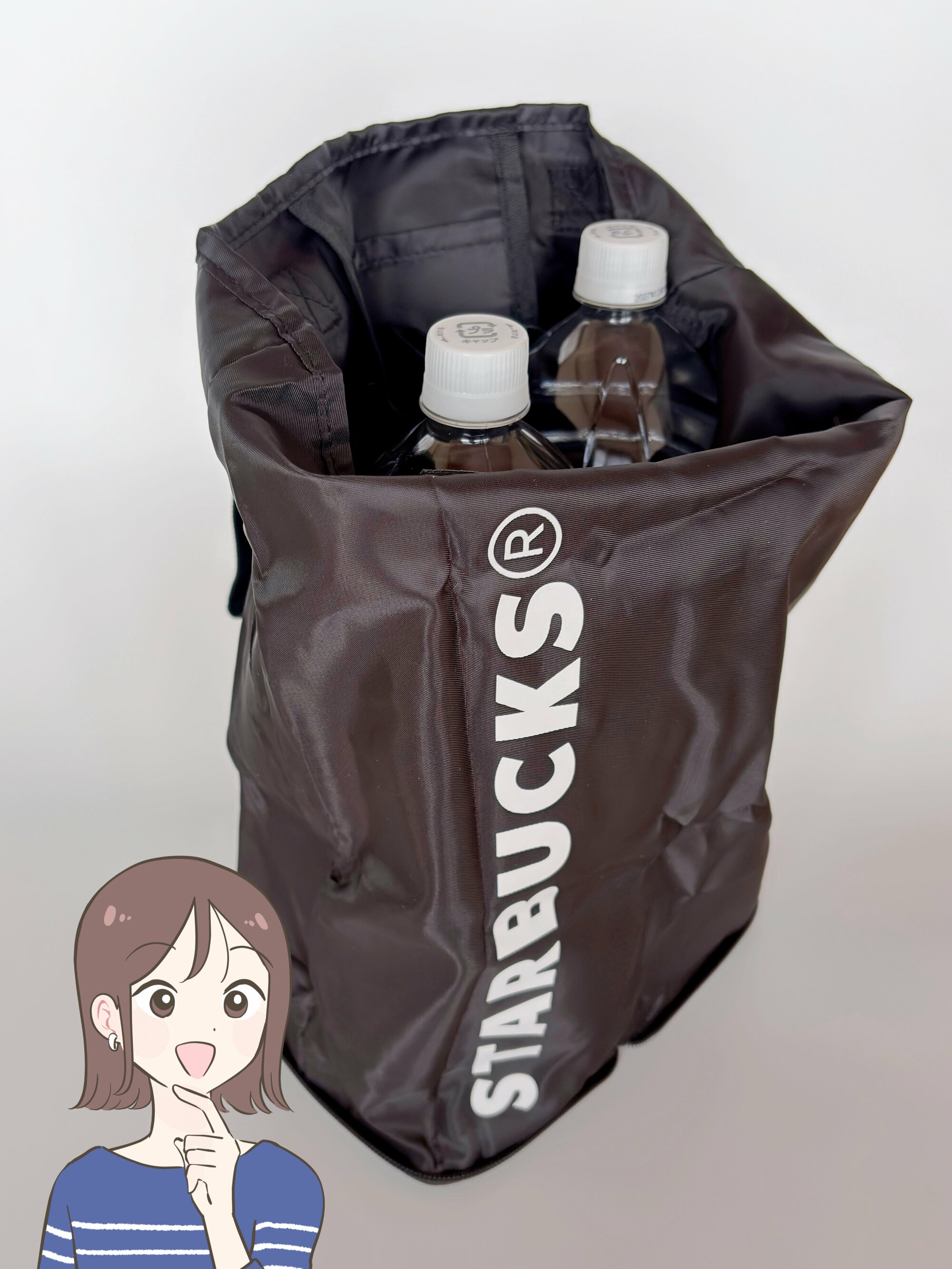 「買い物で毎日使ってます」スターバックスの“ポーチみたいなエコバッグ”スリムに持ち運べて優秀！「たくさん荷物が入ります！」「スタバのロゴがかわいい」