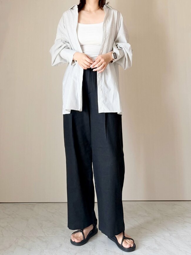 「試着して即決でした」ユニクロの“風を通すパンツ”脚のラインをまるっとカバーできて楽ちん！「思わず2色買い！」「真夏でもストレスなく着用できそう」