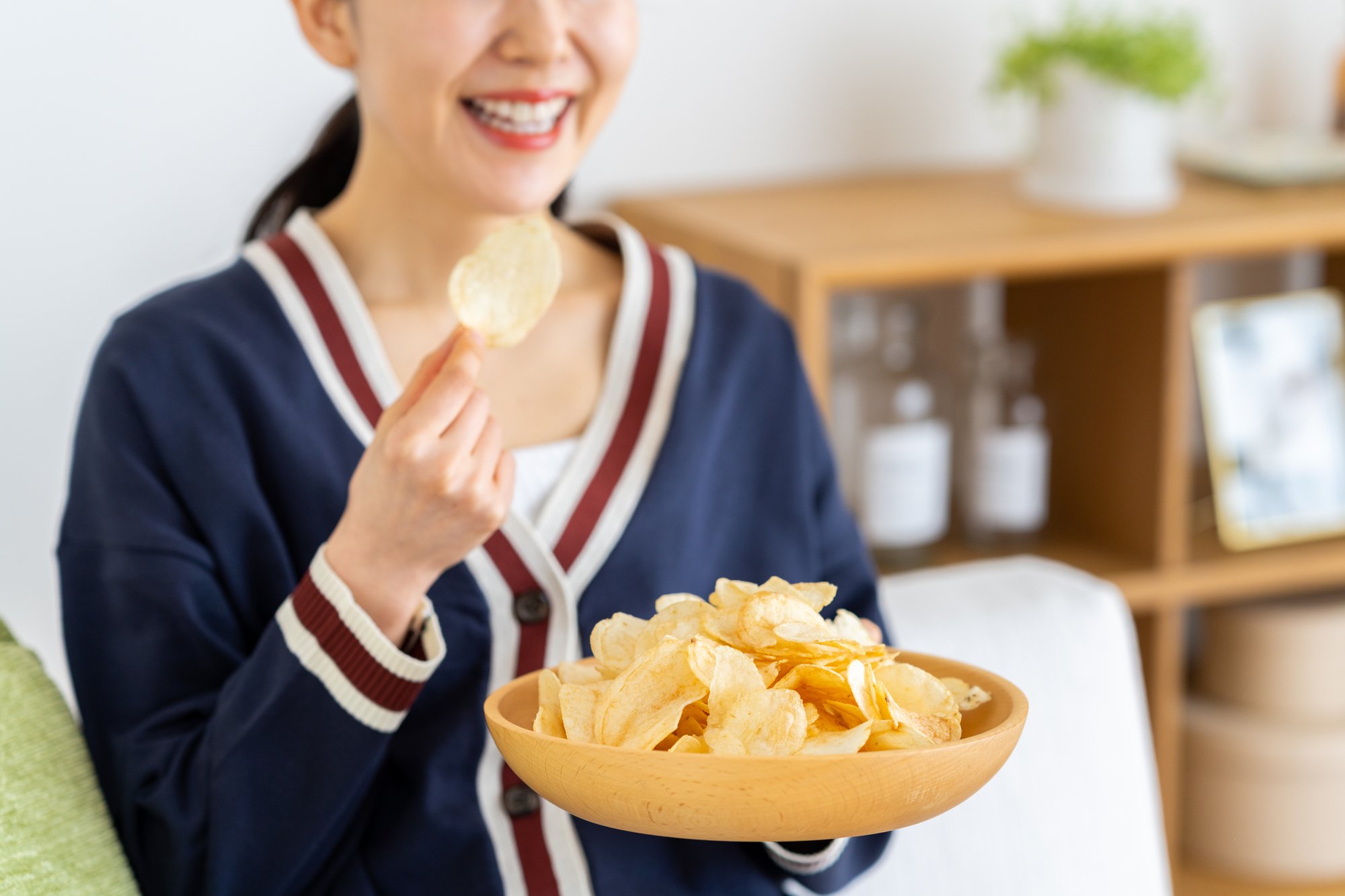 うつ病のリスクが高い人は、なぜクッキーやポテトチップスが大好きなのか？