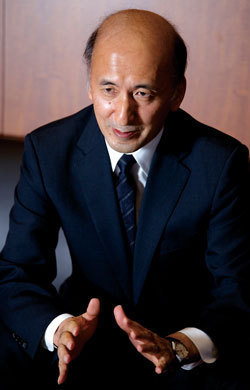 中曽 宏(日本銀行副総裁)独占インタビュー <br />異次元緩和から1年 <br />未踏の領域で続く挑戦