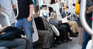 「電車内で大声で電話する外国人」一体なぜ? 知られざる“本当の理由”