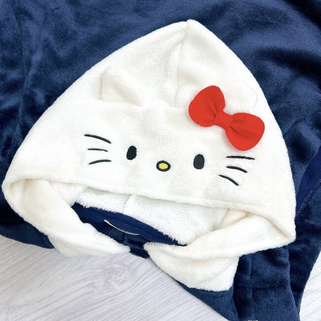 待って、しまむらヤバイ…!キティちゃんになれる「ふわふわトップス」がレトロかわいい!寒さ対策にもぴったりです!