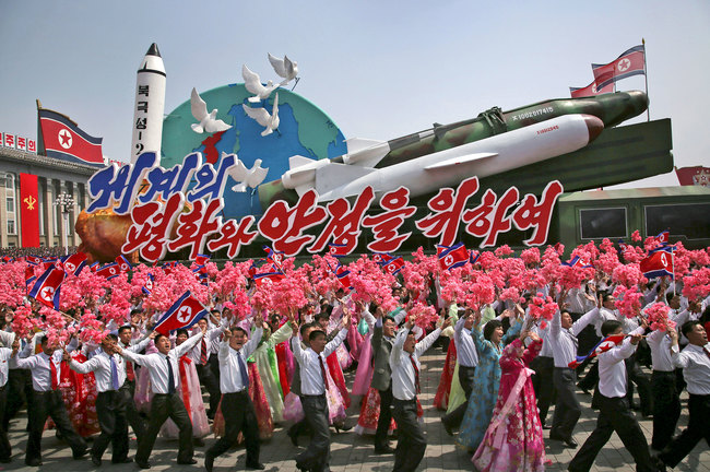 北朝鮮、武器売却情報網を通じ「地球規模の乱世」を予想し核開発か