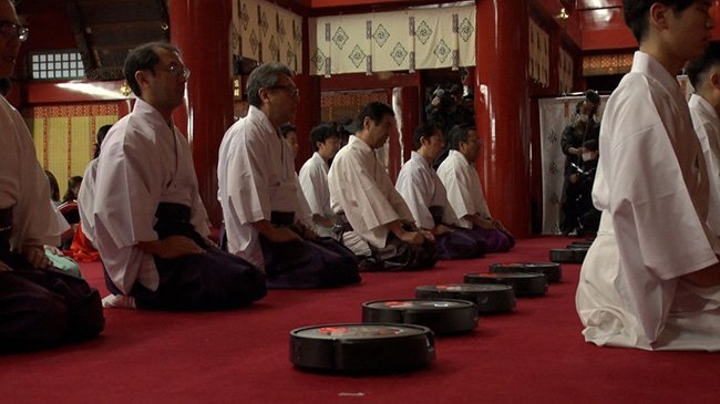 「ルンバのお助け大掃除プロジェクト」として行われた、神田明神の煤（すす）納め（アイロボットジャパン合同会社プレスリリースより）