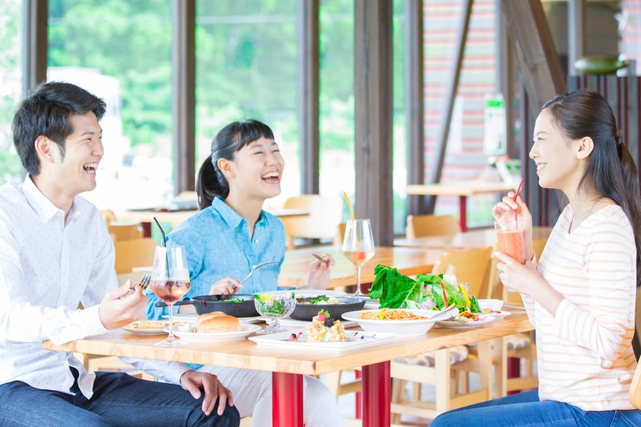 【食中毒に要注意】「密閉」や「真空」でも増殖し、100度で1時間加熱されても死滅せず、アルコール消毒でも太刀打ちできない。人類を嘲笑うかのような恐ろしい生命力を持った「細菌」とは?