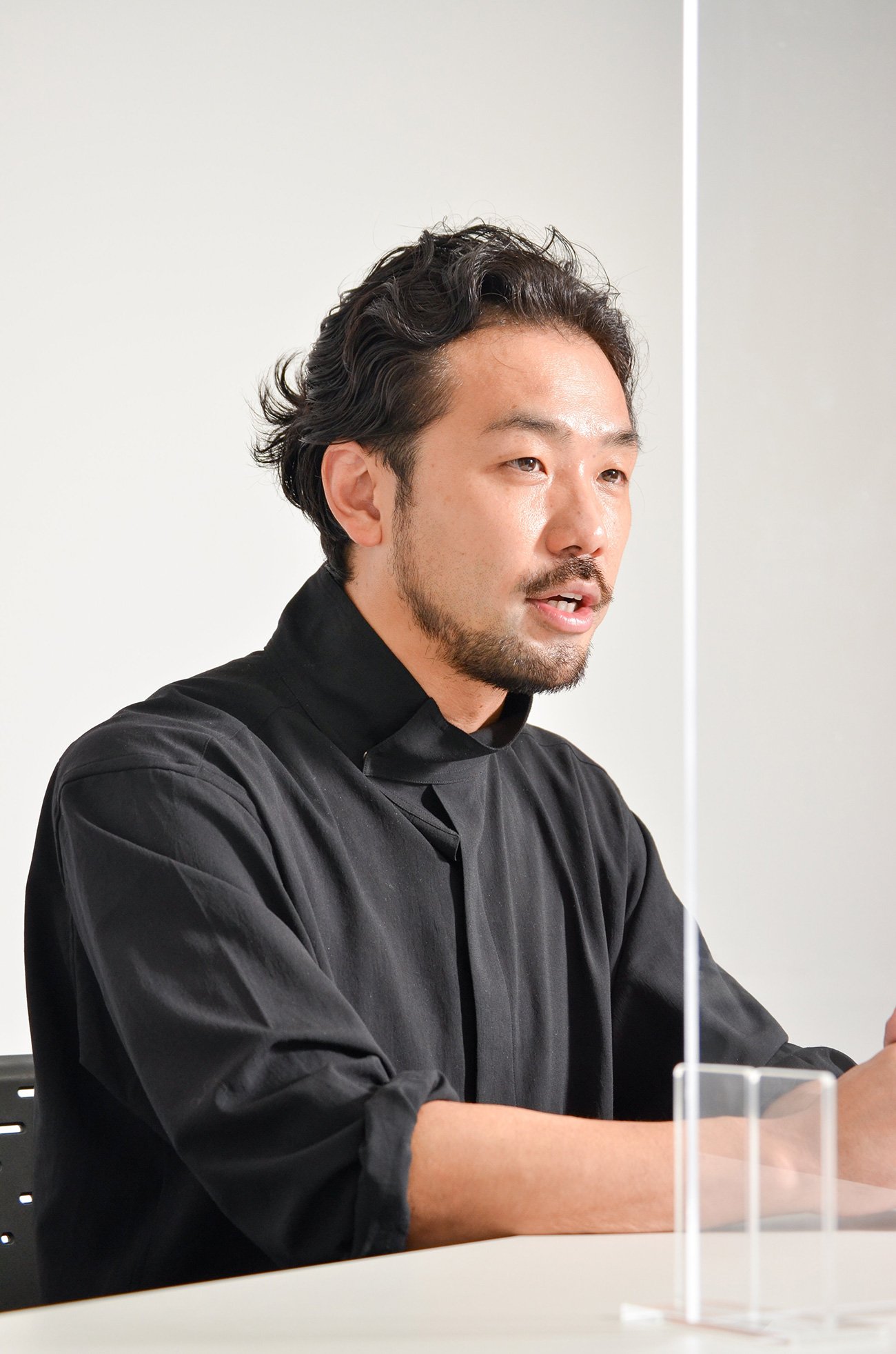 海外のアートシーンではあり得ない、日本特有の不思議な現象とは？